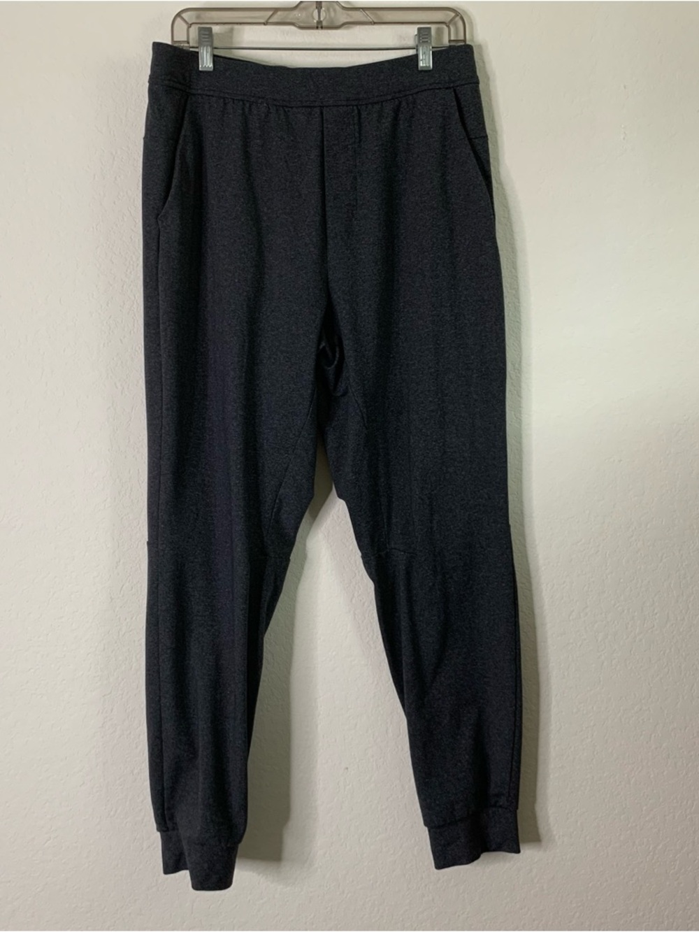 Lululemon Mens gray intent joggers L